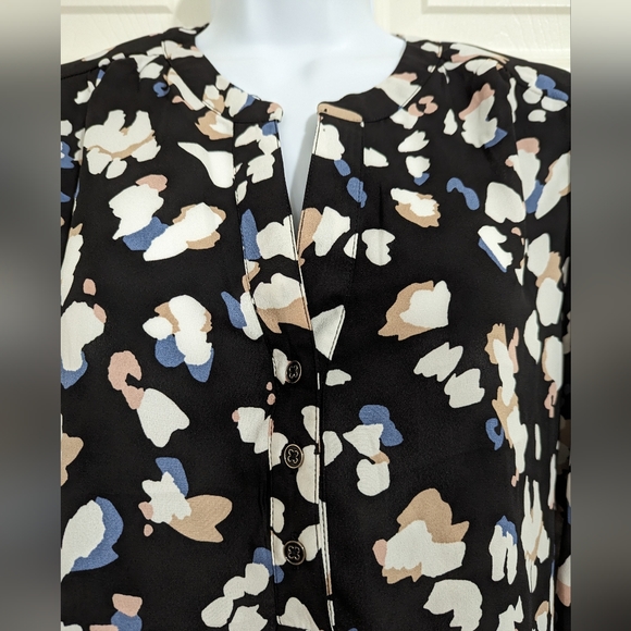 NWT Zac & Rachel Medium printed split neck top - Picture 4 of 7